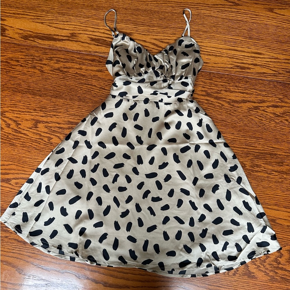 ILLA ILLA Beige and Black Dress